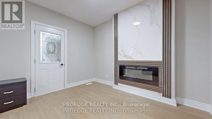 177 Wallace Avenue, Toronto, Ontario  M6H 1V3 - Photo 13 - W12464666