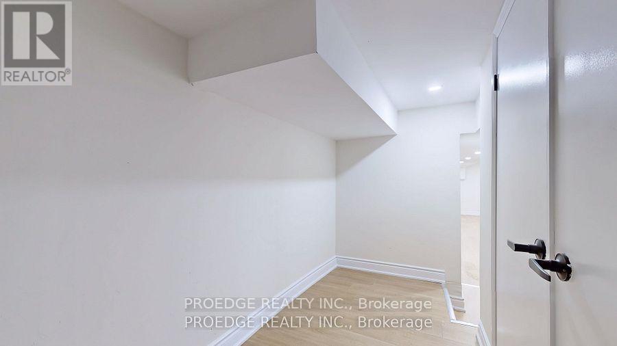 177 Wallace Avenue, Toronto, Ontario  M6H 1V3 - Photo 33 - W12464666