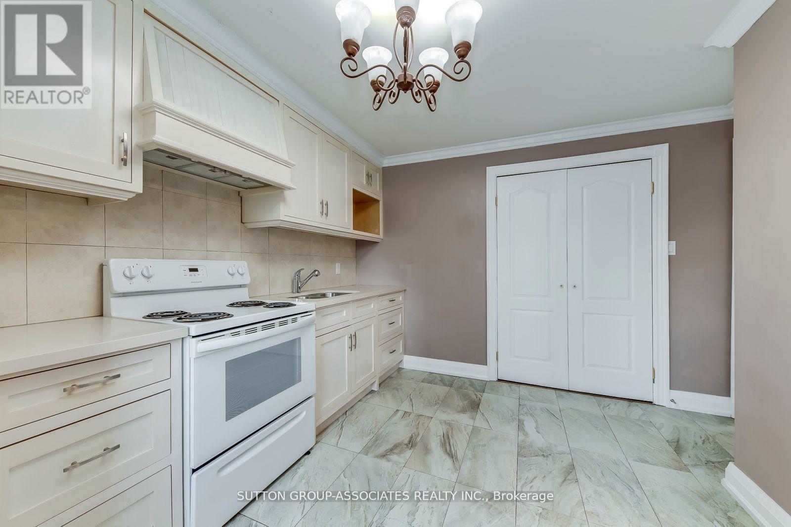 2nd Fl. - 3564 Eglinton Avenue W, Toronto, Ontario  M6M 1V8 - Photo 4 - W12464680