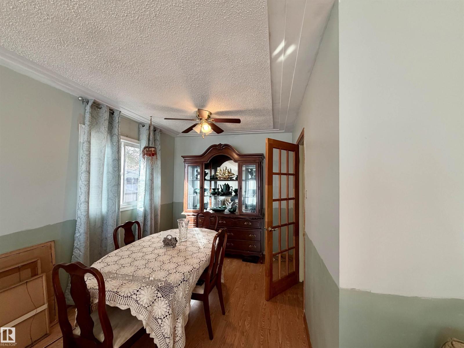 Property at 13604 132 AV NW image 4