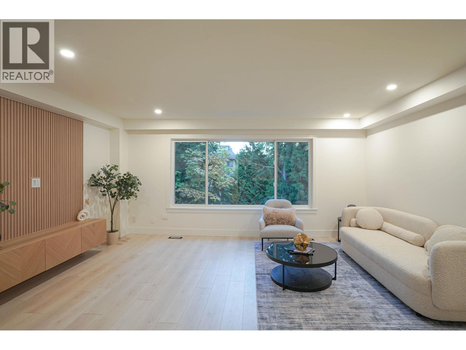 2078 SPRINGER AVENUE, burnaby, British Columbia