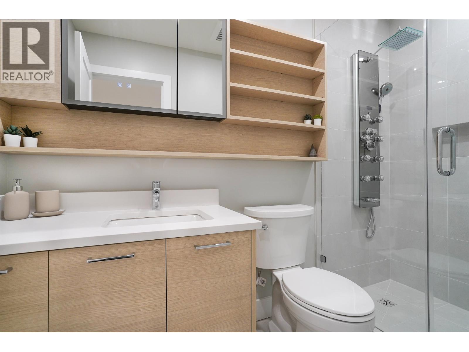 2078 Springer Avenue, Burnaby, British Columbia  V5B 3M5 - Photo 8 - R3057846