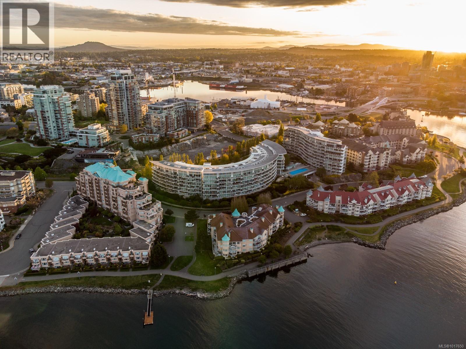 119 68 Songhees Rd, Victoria, British Columbia  V9A 0A3 - Photo 2 - 1017650