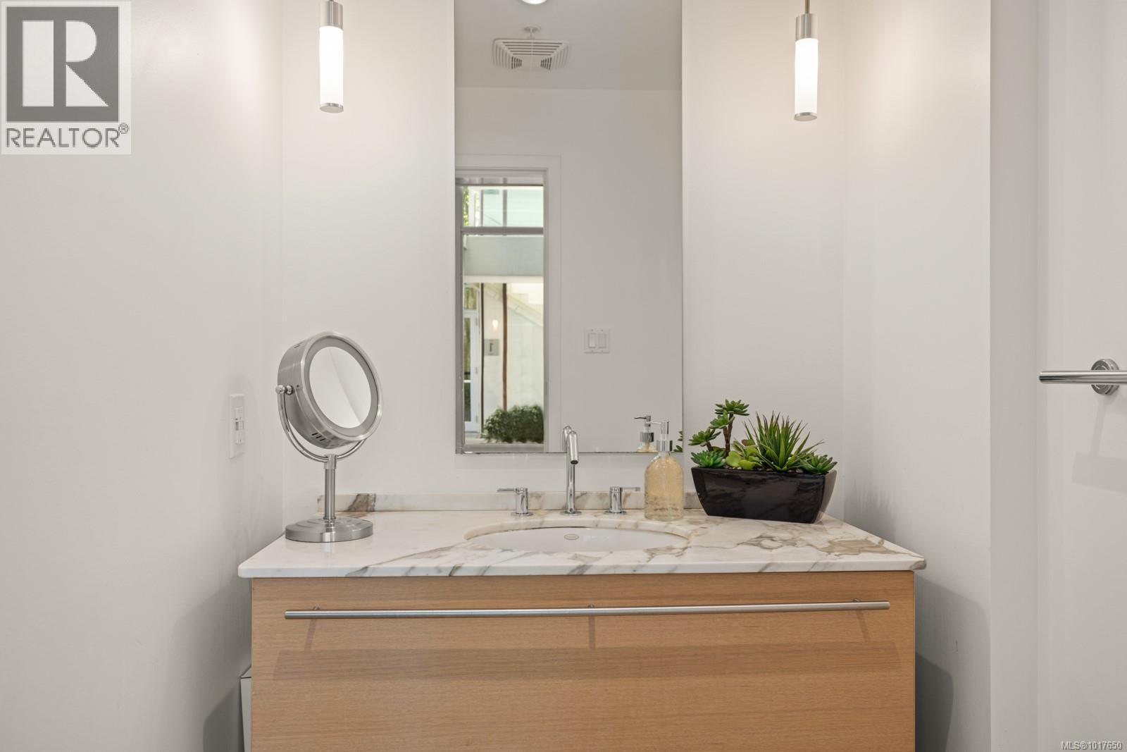 119 68 Songhees Rd, Victoria, British Columbia  V9A 0A3 - Photo 21 - 1017650