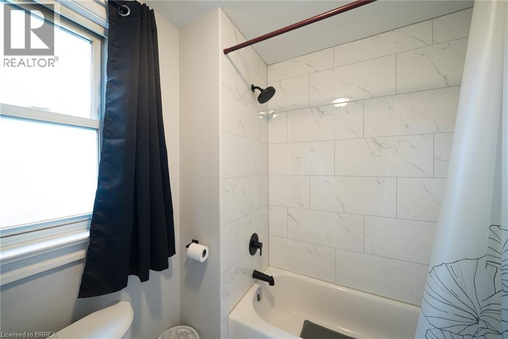 11 Newcastle Street, Brantford, Ontario  N3R 1Y5 - Photo 16 - 40778397