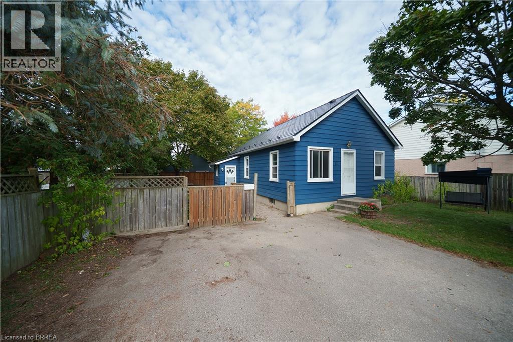11 Newcastle Street, Brantford, Ontario  N3R 1Y5 - Photo 2 - 40778397
