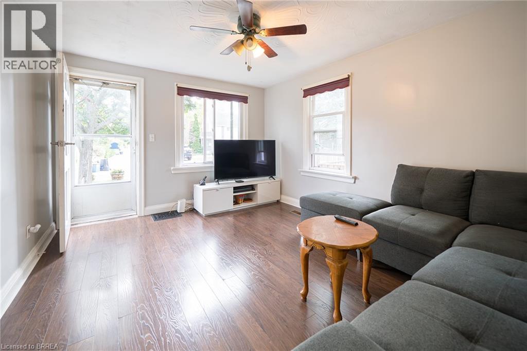 11 Newcastle Street, Brantford, Ontario  N3R 1Y5 - Photo 4 - 40778397