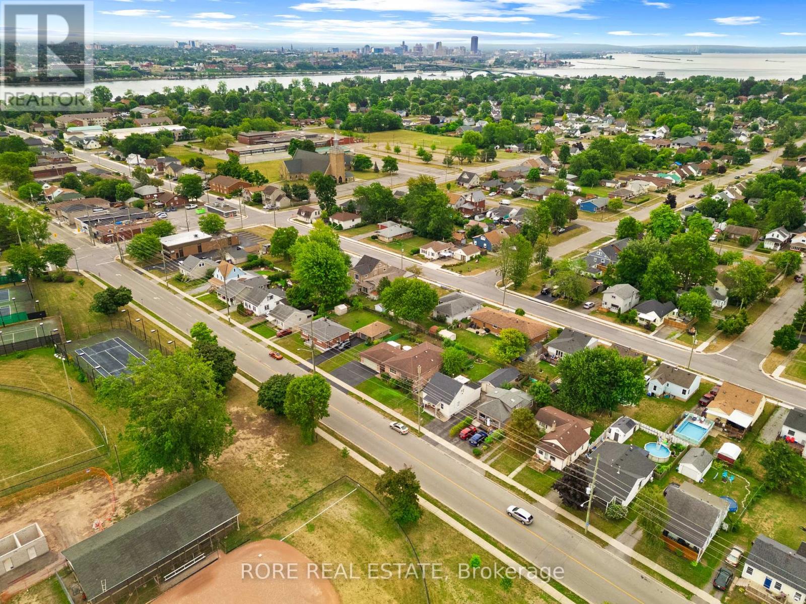 181 Gilmore Road, Fort Erie, Ontario  L2A 2M2 - Photo 21 - X12464735