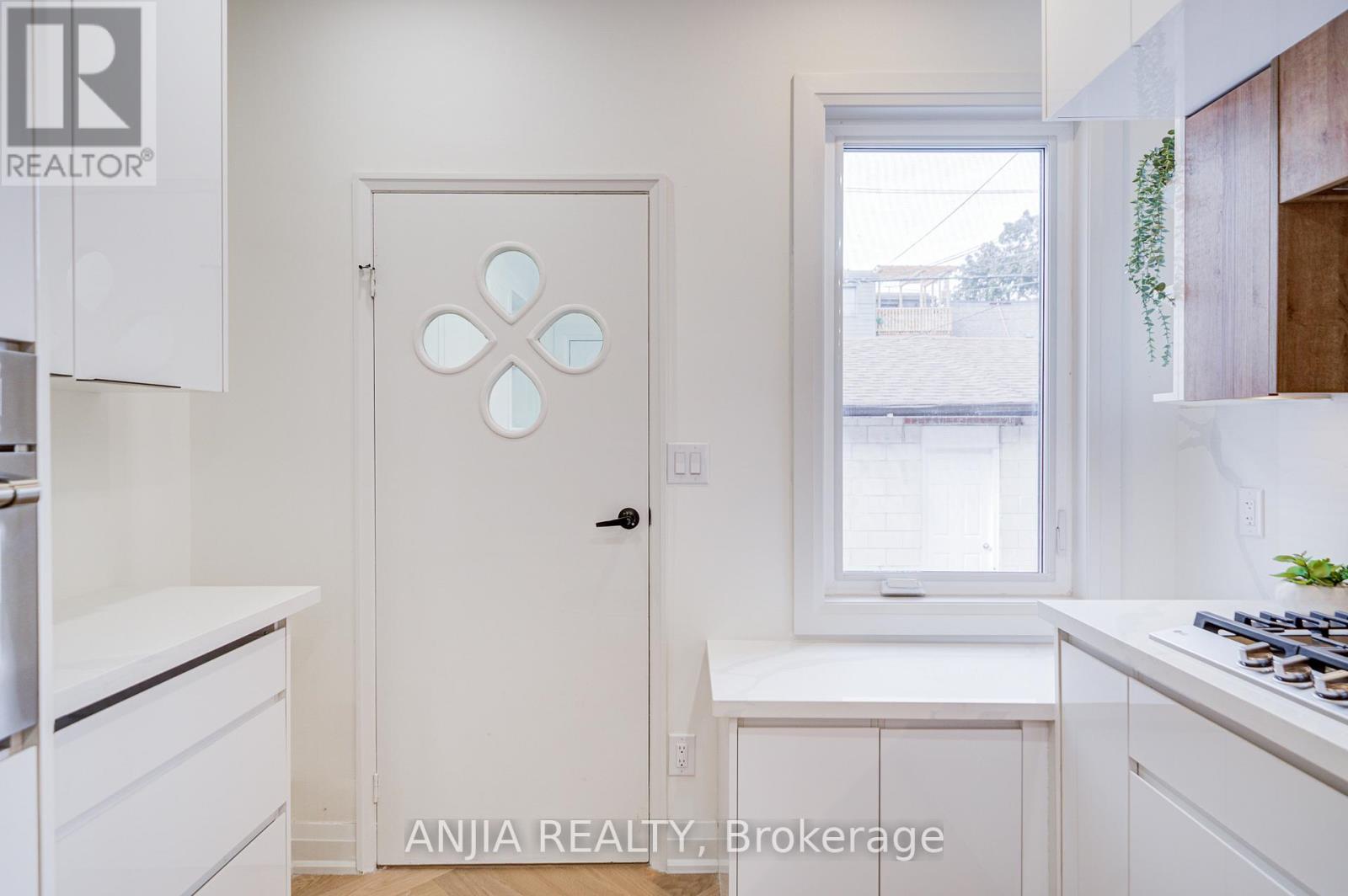 126 Grace Street, Toronto, Ontario  M6J 2S2 - Photo 11 - C12464685