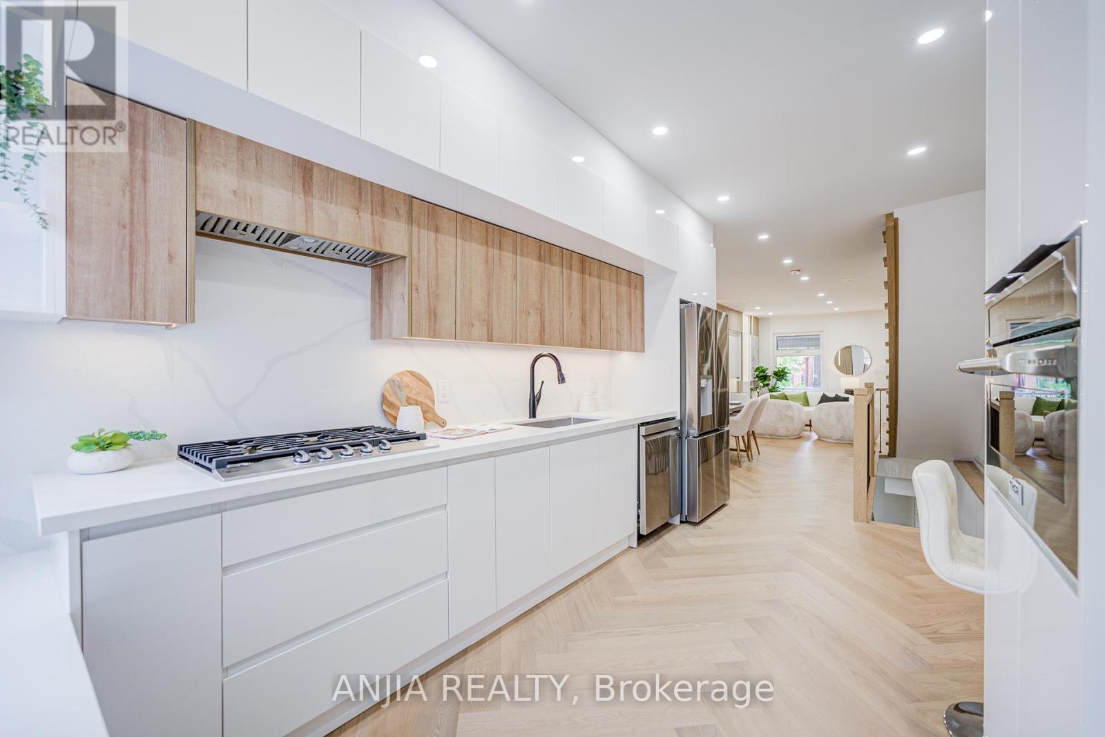 126 Grace Street, Toronto, Ontario  M6J 2S2 - Photo 14 - C12464685