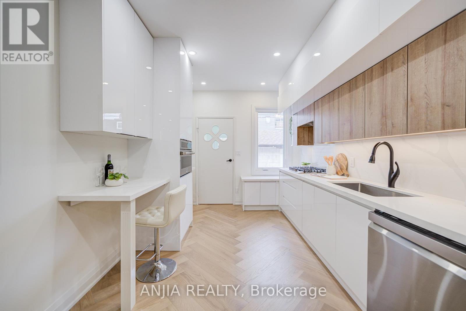 126 Grace Street, Toronto, Ontario  M6J 2S2 - Photo 18 - C12464685