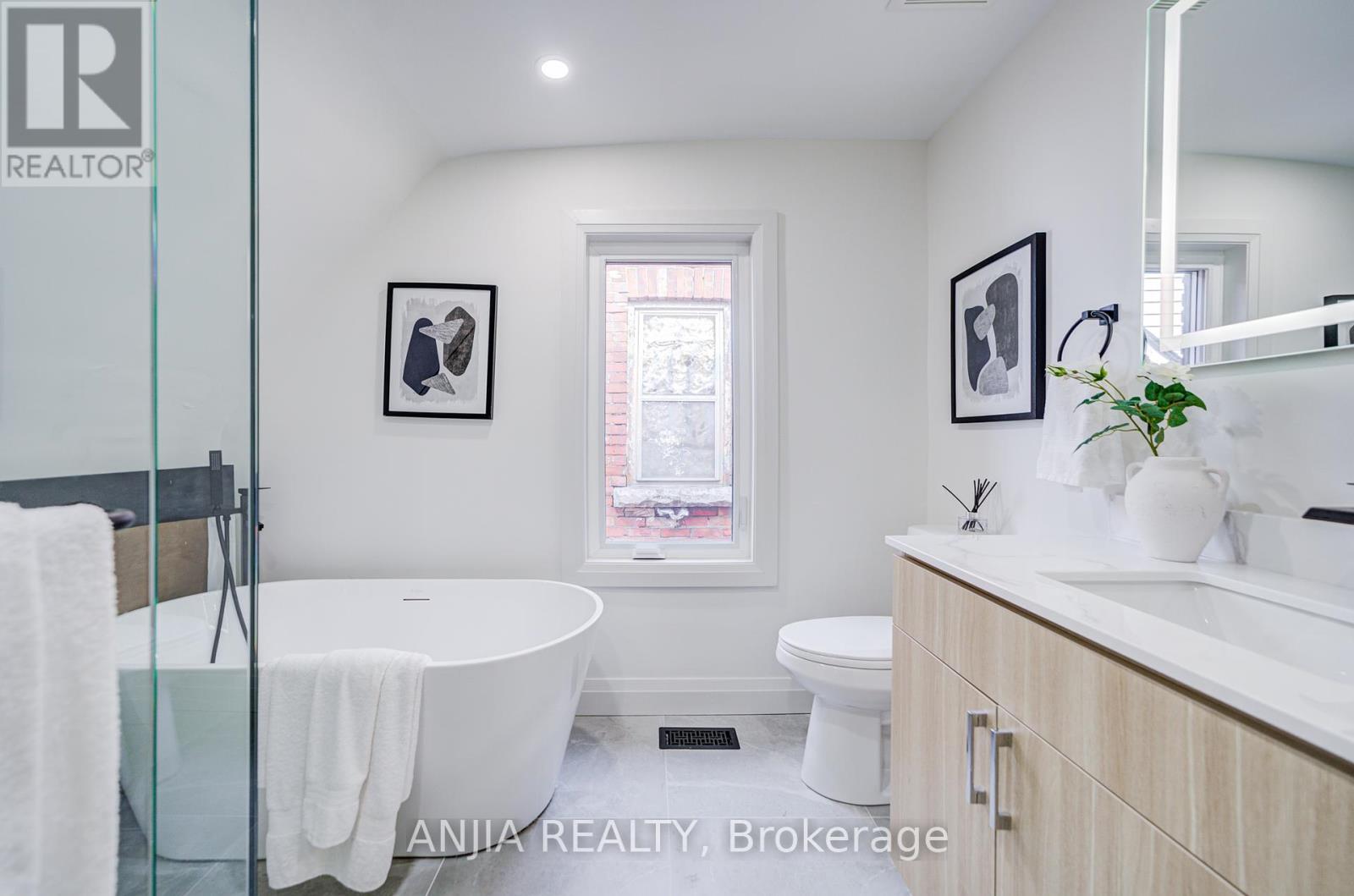 126 Grace Street, Toronto, Ontario  M6J 2S2 - Photo 31 - C12464685