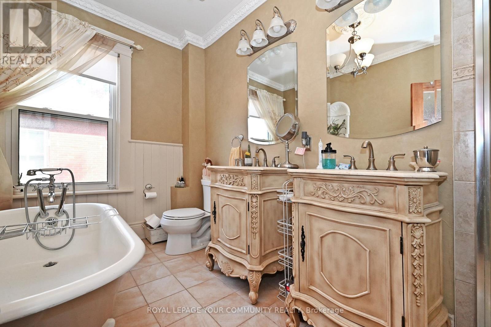 448 Timothy Street, Newmarket, Ontario  L3Y 1P8 - Photo 28 - N12464689