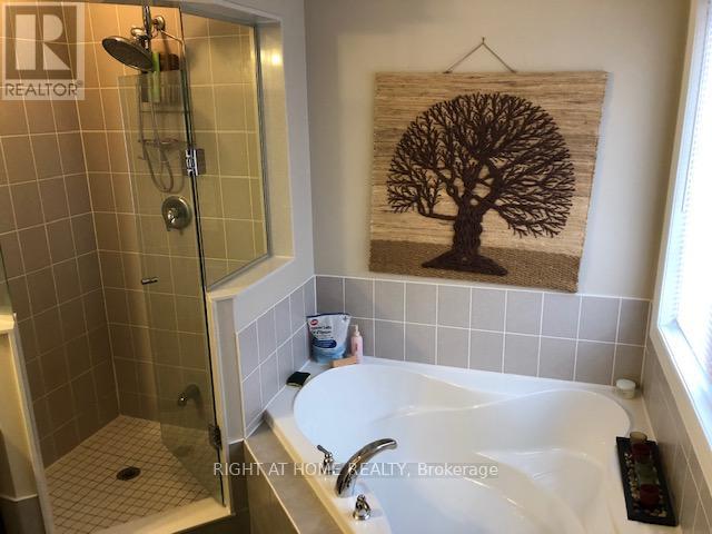 438 Kwapis Boulevard, Newmarket, Ontario  L3X 3K4 - Photo 22 - N12464693