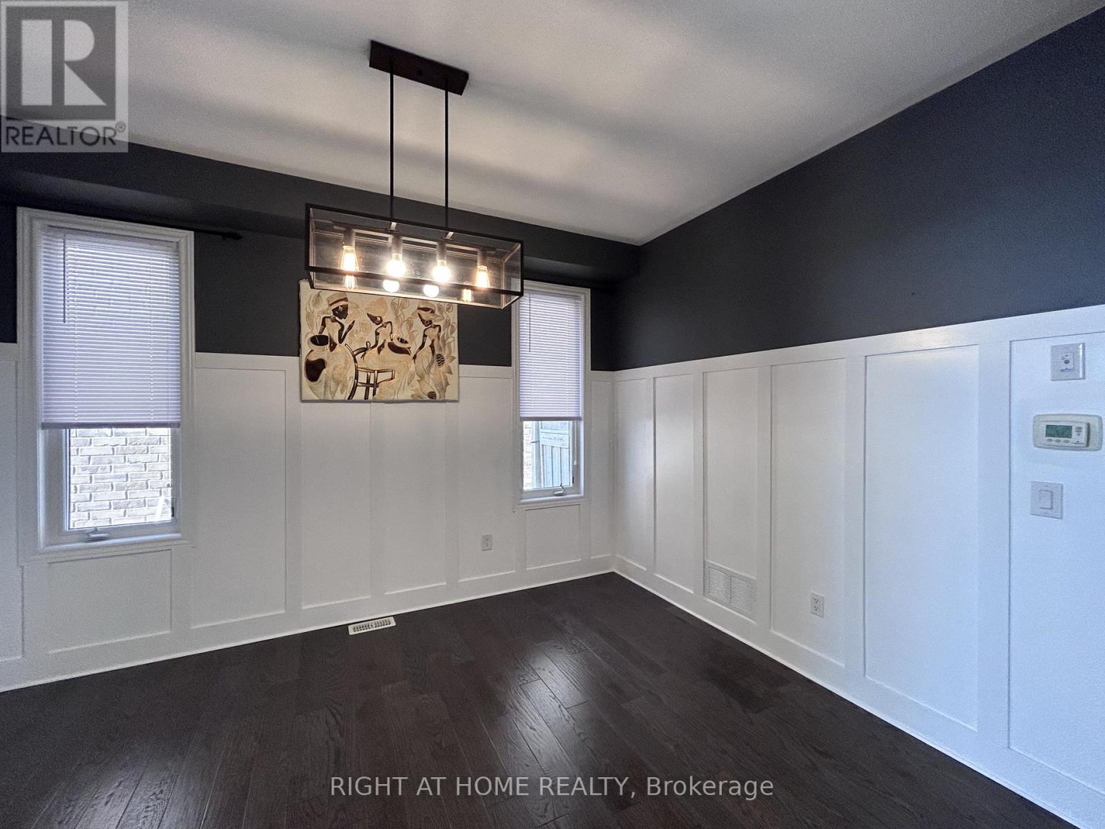 438 Kwapis Boulevard, Newmarket, Ontario  L3X 3K4 - Photo 4 - N12464693