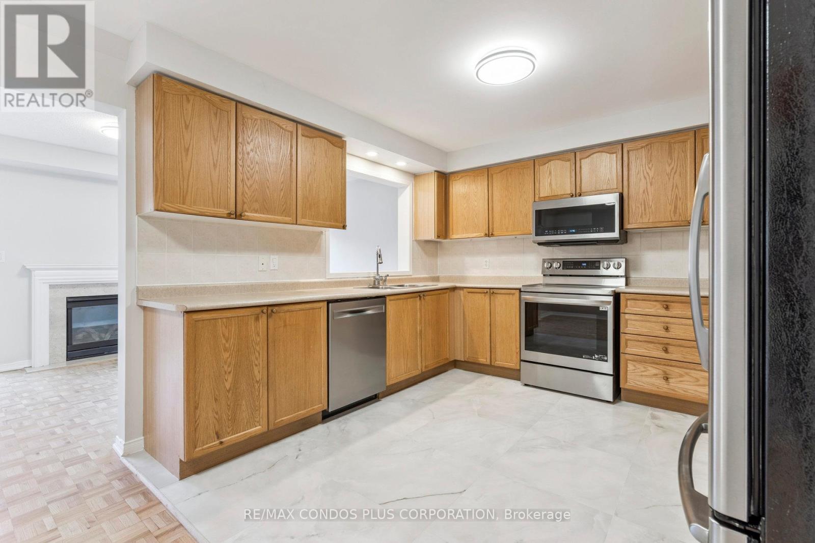 289 Deepsprings Crescent, Vaughan (Vellore Village), Ontario  L6A 3L6 - Photo 6 - N12464704
