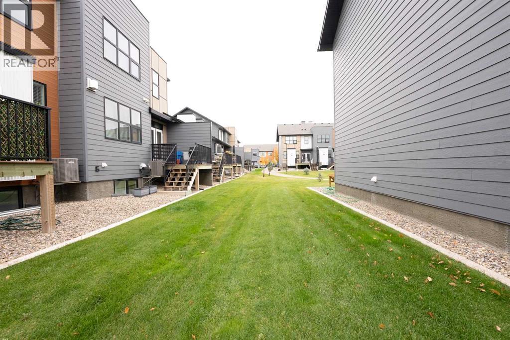 4, 59 Aquitania Circle W, Lethbridge, Alberta  T1J 5M5 - Photo 39 - A2264593
