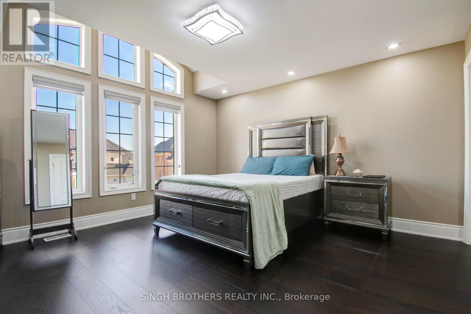 15 Degrey Drive, Brampton, Ontario  L6P 3T6 - Photo 35 - W12464681