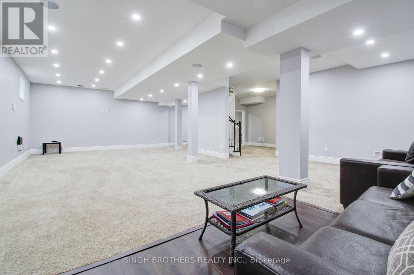 15 Degrey Drive, Brampton, Ontario  L6P 3T6 - Photo 44 - W12464681