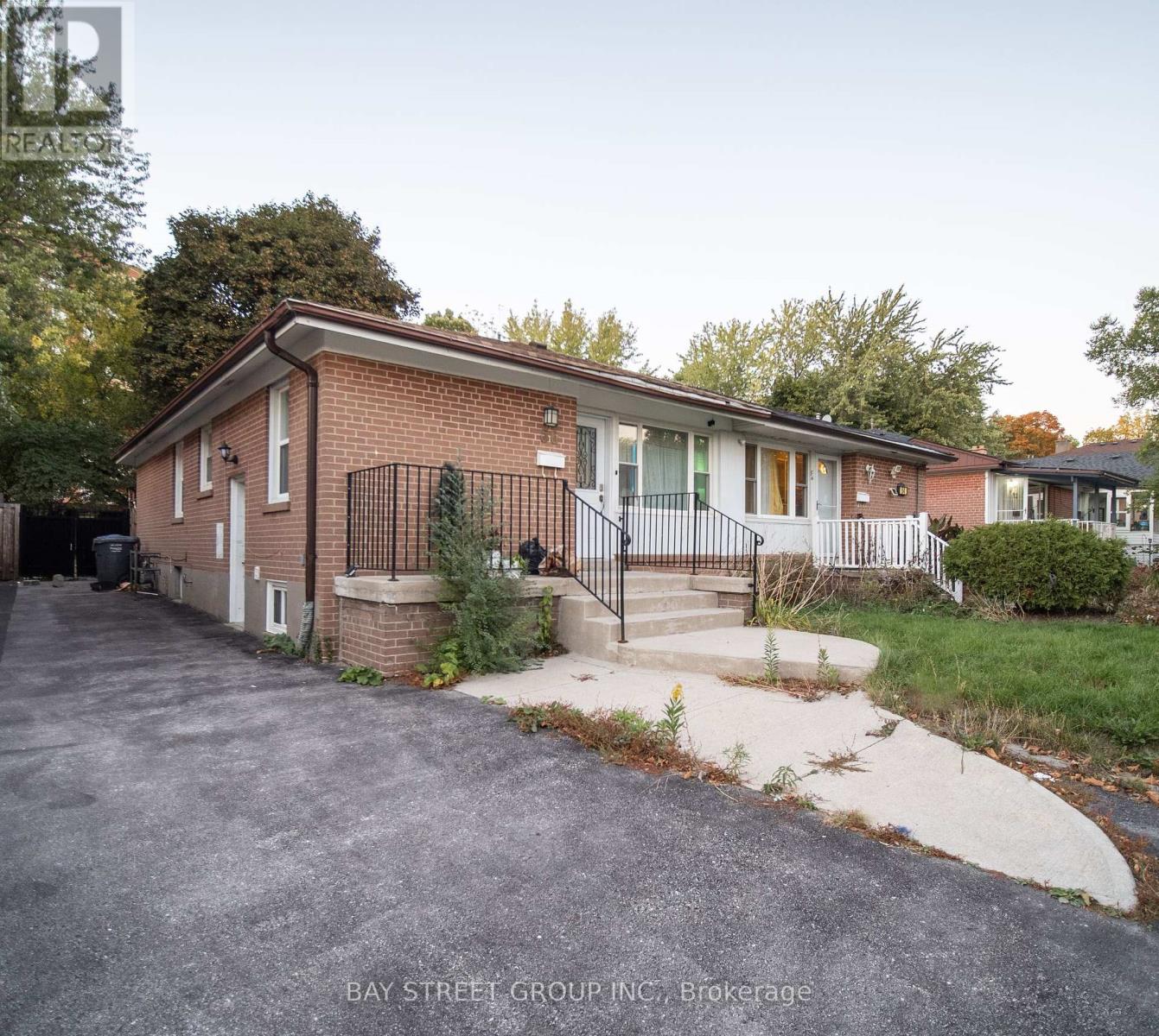 Lower - 56 Corby Crescent, Brampton, Ontario  L6Y 1H1 - Photo 2 - W12464694