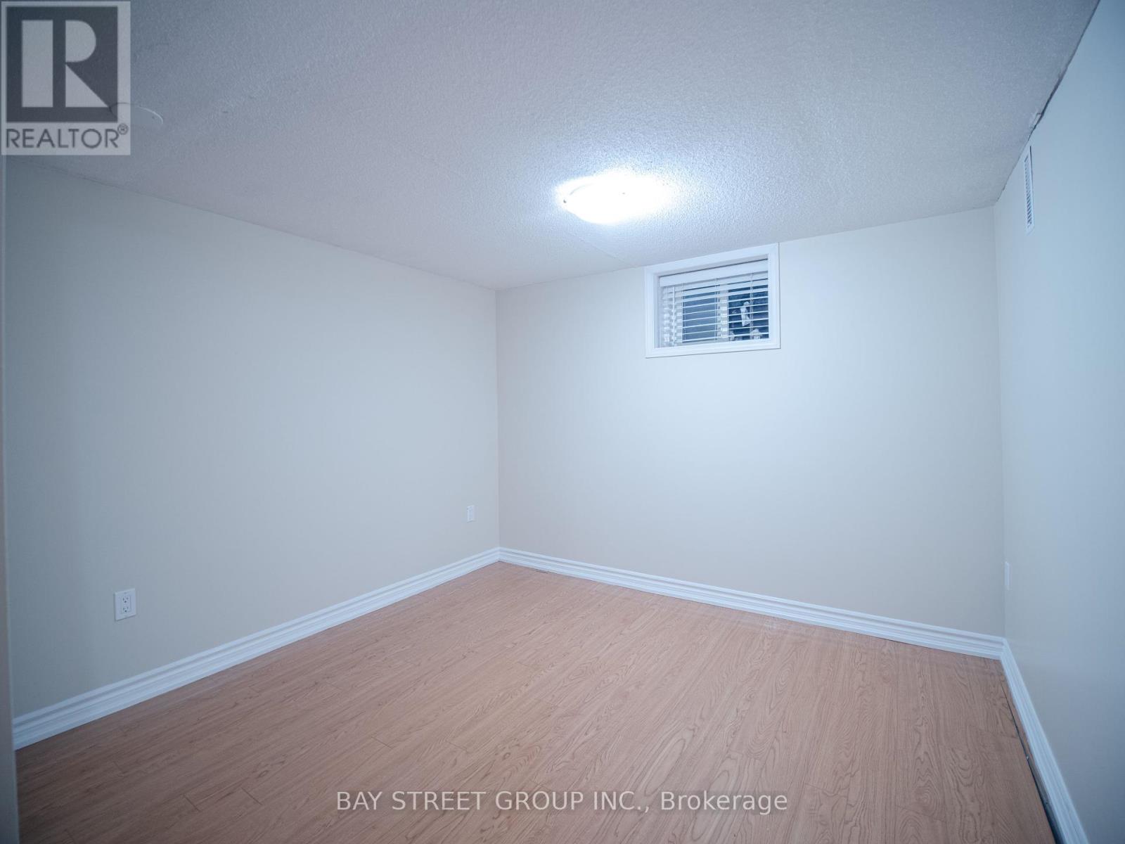 Lower - 56 Corby Crescent, Brampton, Ontario  L6Y 1H1 - Photo 6 - W12464694