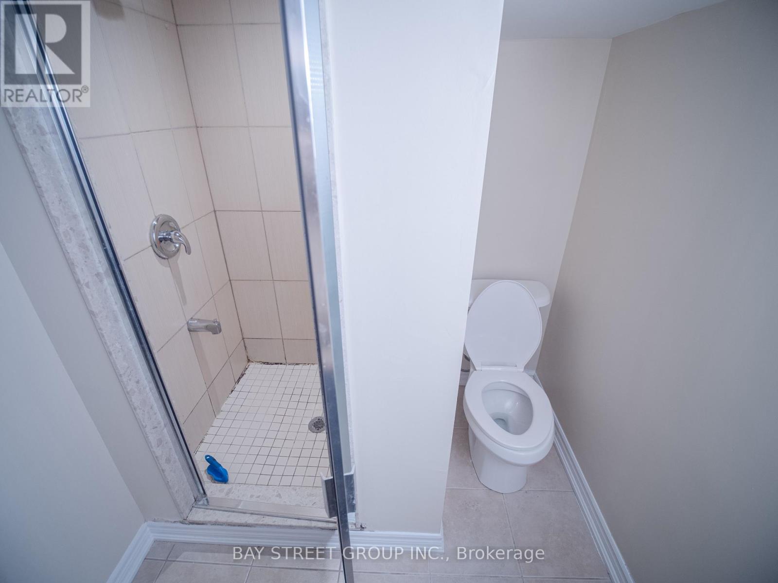 Lower - 56 Corby Crescent, Brampton, Ontario  L6Y 1H1 - Photo 9 - W12464694