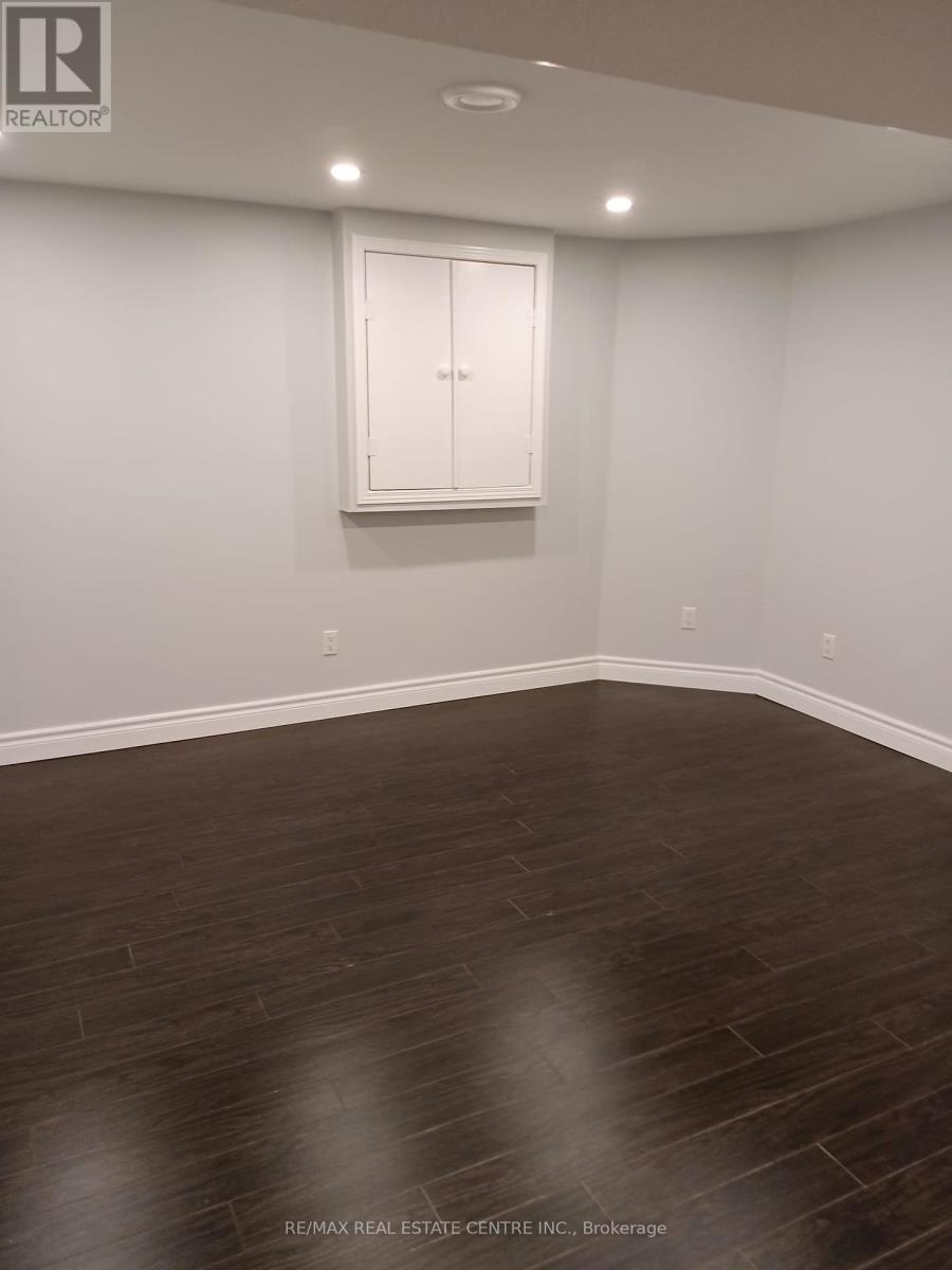 37 Pebblestone Circle, Brampton, Ontario  L6X 4N2 - Photo 44 - W12464707