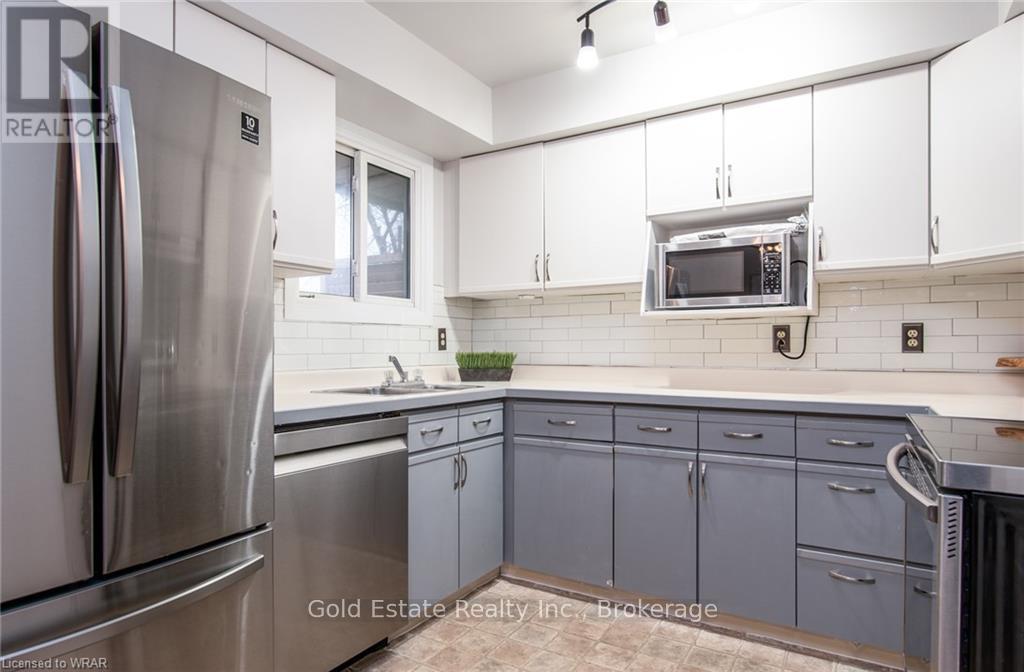 31 - 49 Cedarwoods Crescent, Kitchener, Ontario  N2C 2L1 - Photo 11 - X12464688