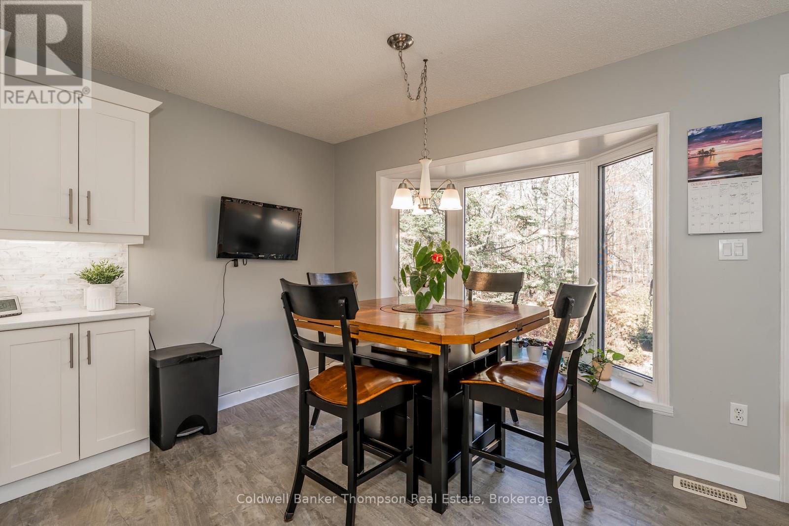 252 Fowlers Road, Huntsville, Ontario  P1H 0J8 - Photo 11 - X12464771