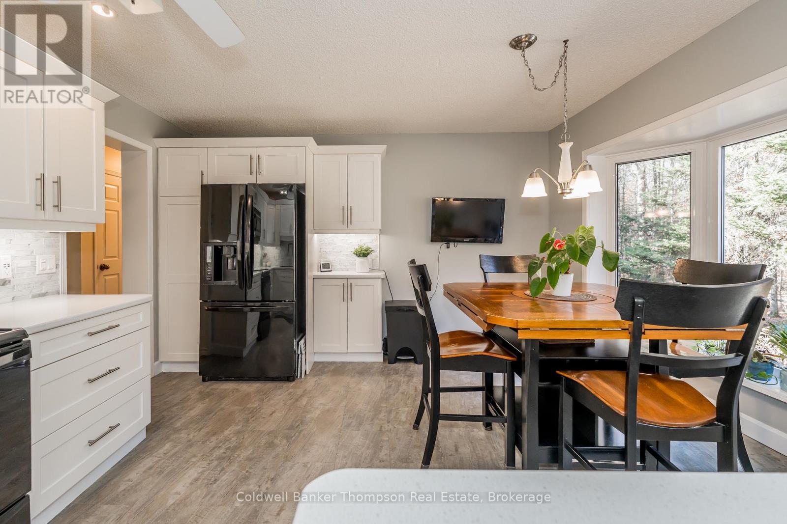 252 Fowlers Road, Huntsville, Ontario  P1H 0J8 - Photo 9 - X12464771