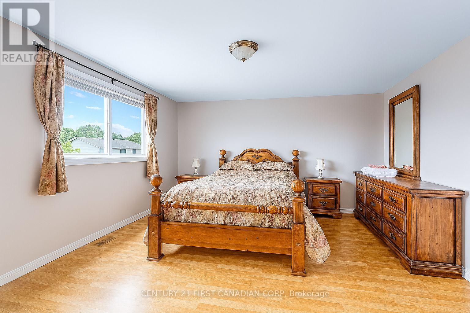 40 - 195 Deveron Crescent, London South, Ontario  N5Z 4J7 - Photo 12 - X12464741