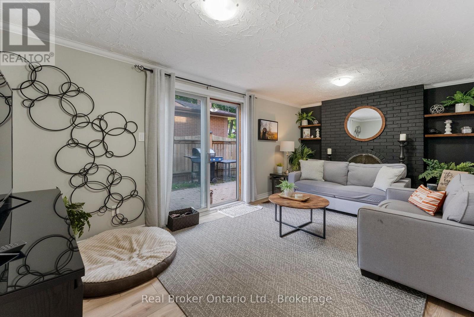 387 Lee Avenue, Waterloo, Ontario  N2K 2G2 - Photo 12 - X12464742