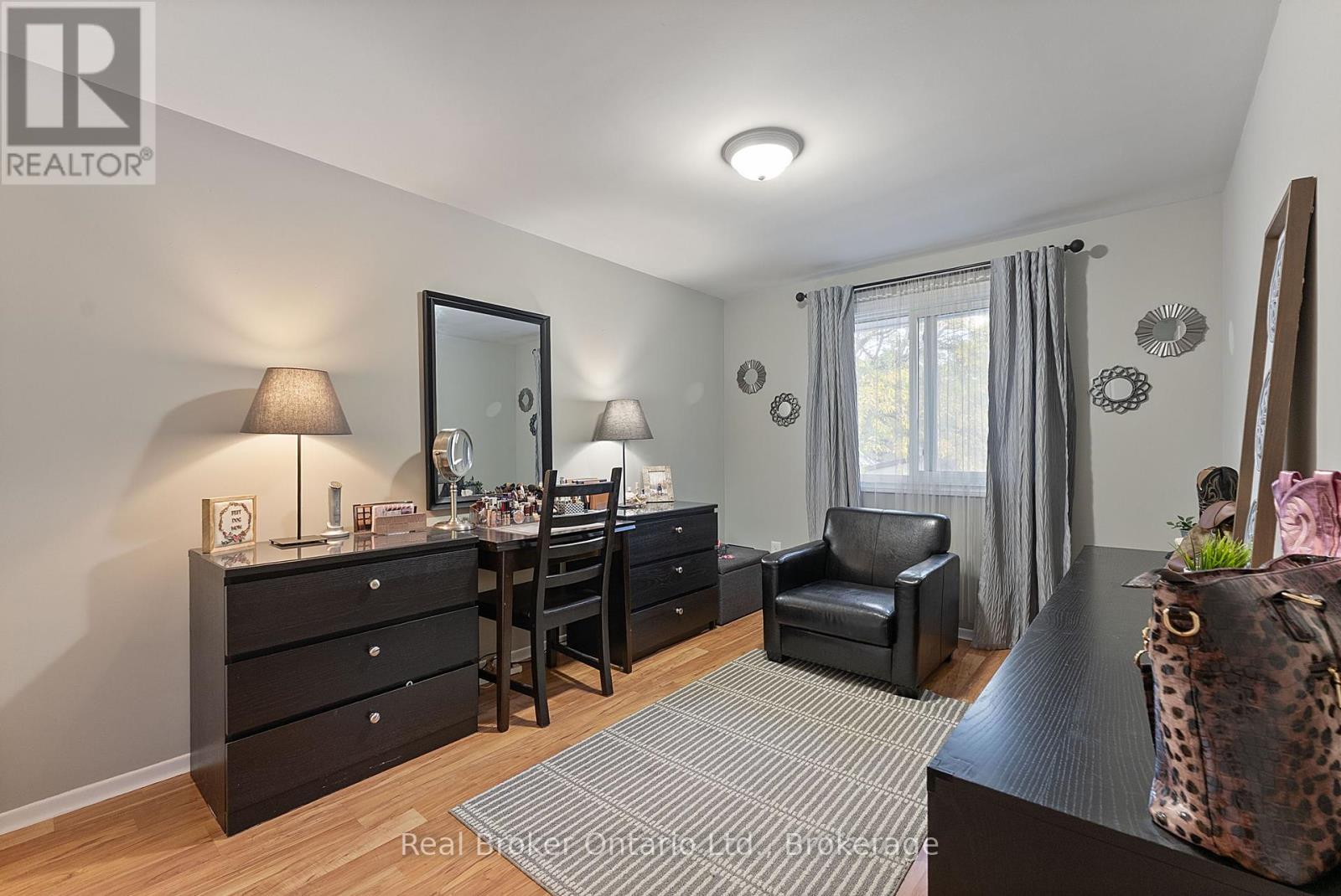 387 Lee Avenue, Waterloo, Ontario  N2K 2G2 - Photo 19 - X12464742