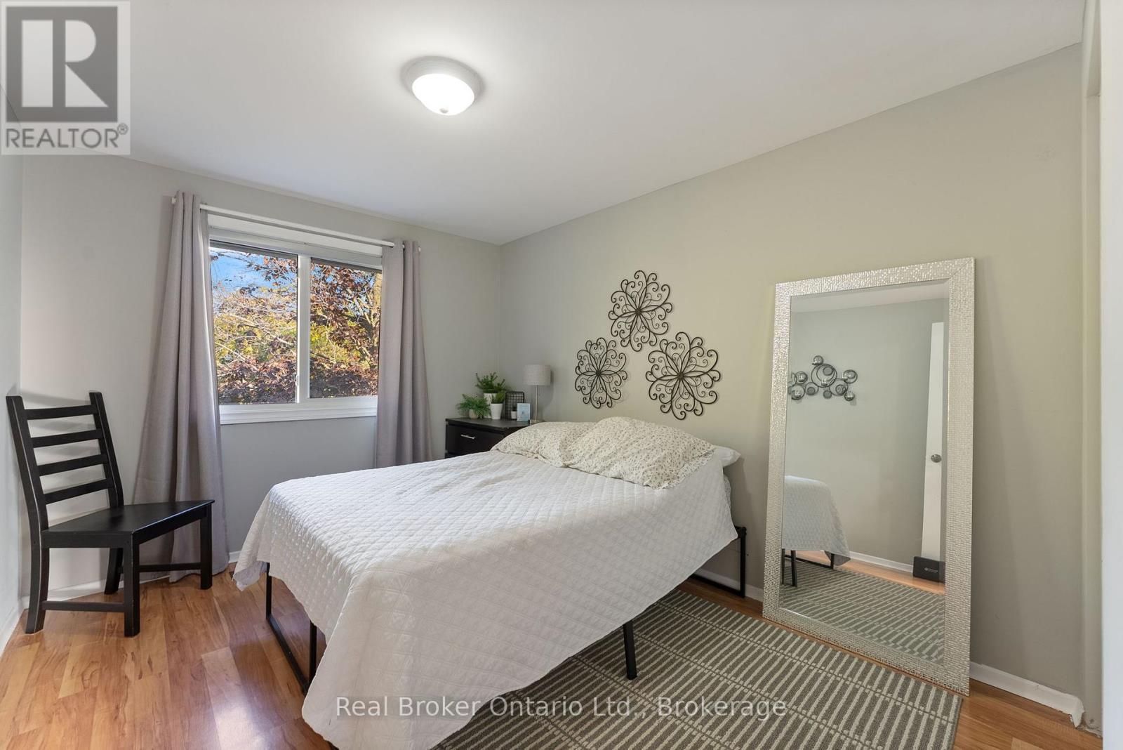 387 Lee Avenue, Waterloo, Ontario  N2K 2G2 - Photo 21 - X12464742