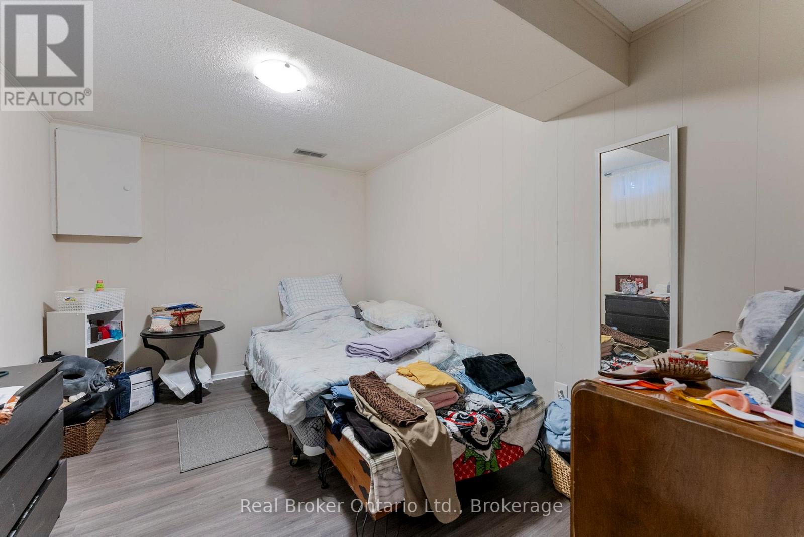 387 Lee Avenue, Waterloo, Ontario  N2K 2G2 - Photo 22 - X12464742