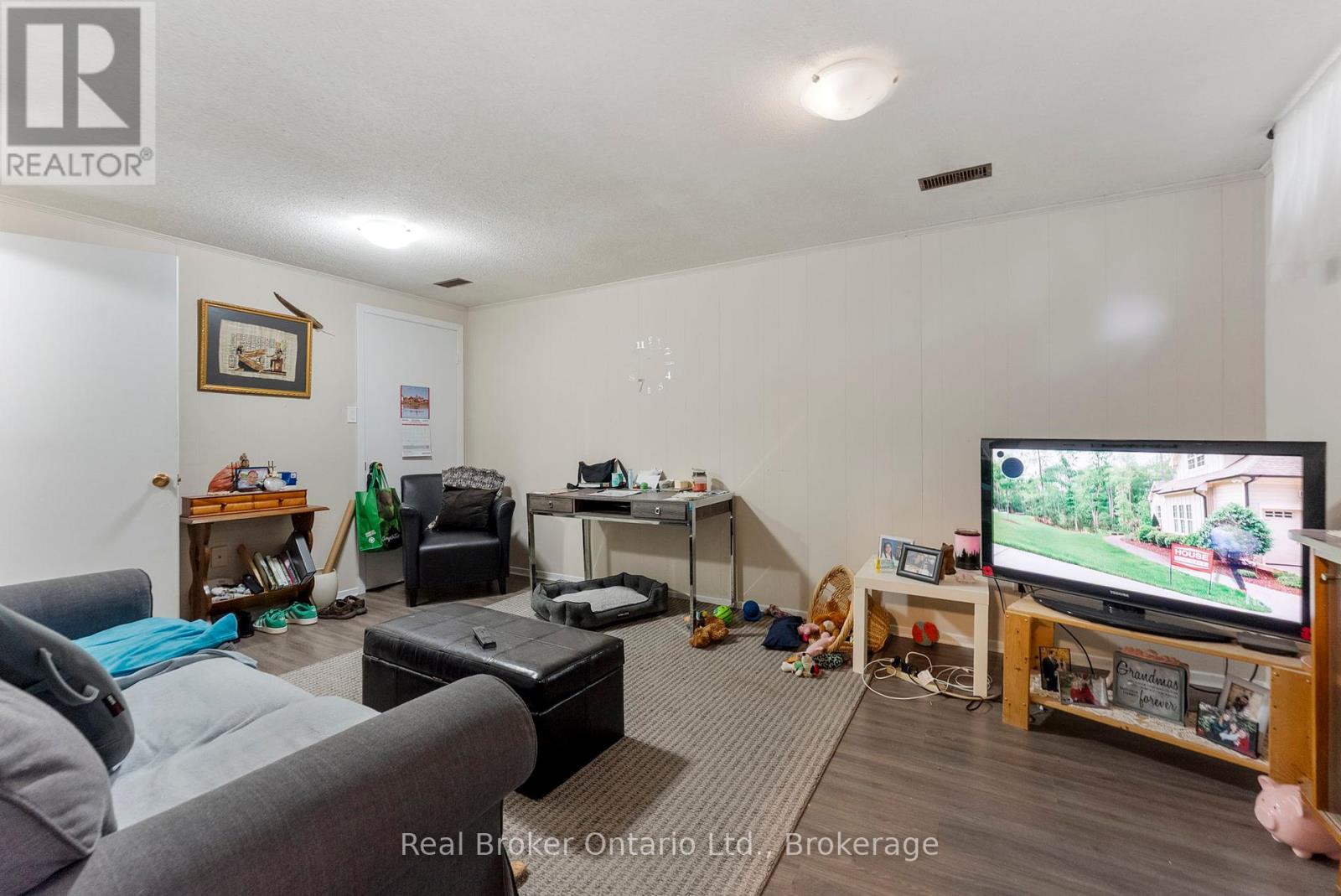 387 Lee Avenue, Waterloo, Ontario  N2K 2G2 - Photo 23 - X12464742