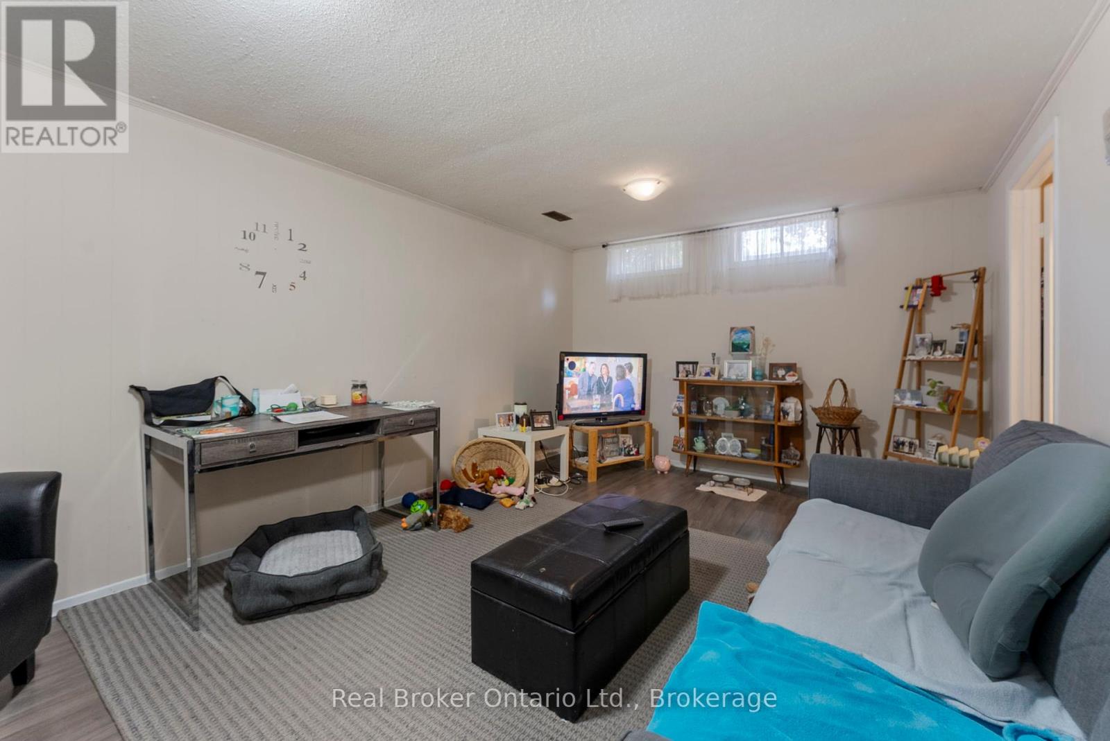 387 Lee Avenue, Waterloo, Ontario  N2K 2G2 - Photo 24 - X12464742