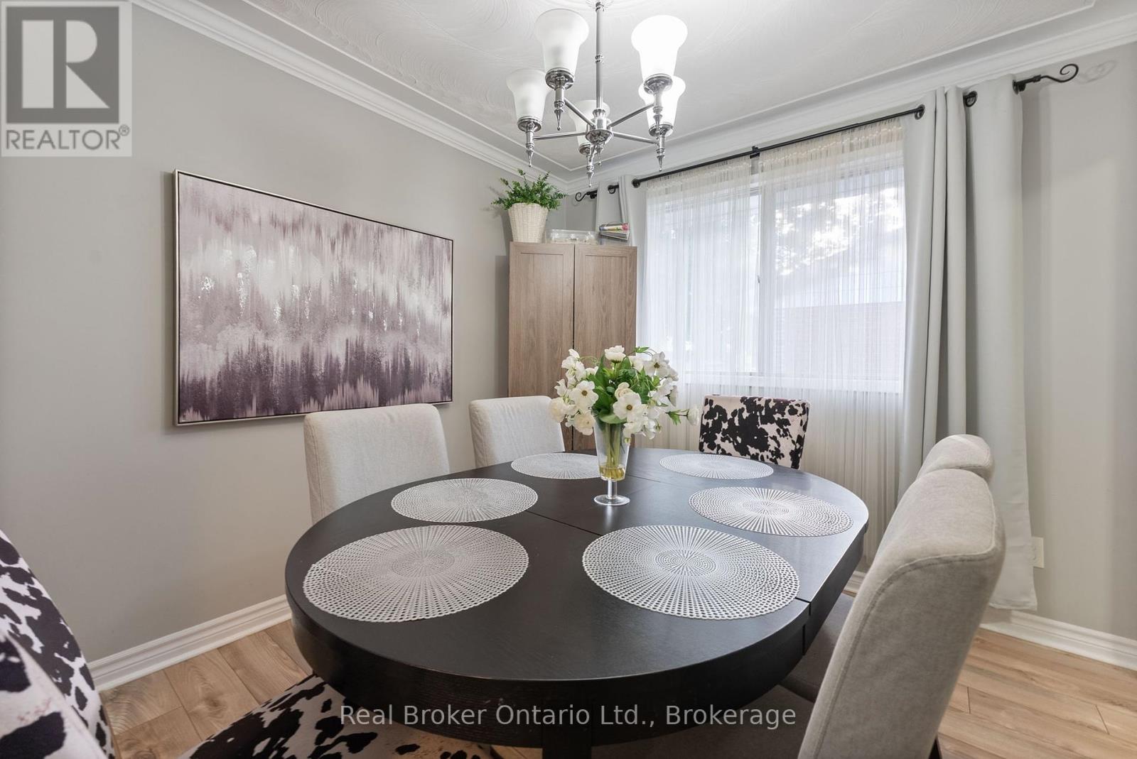 387 Lee Avenue, Waterloo, Ontario  N2K 2G2 - Photo 7 - X12464742