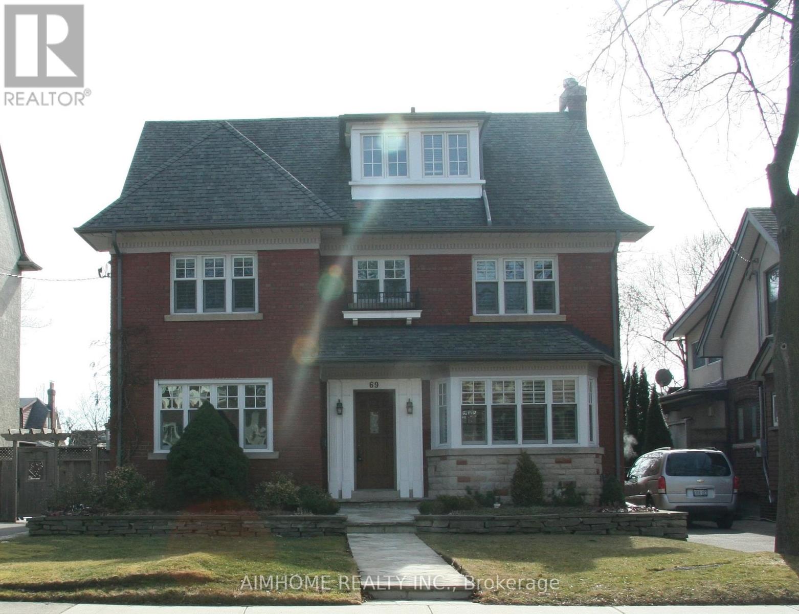 69 ST LEONARDS AVENUE, Toronto, Ontario