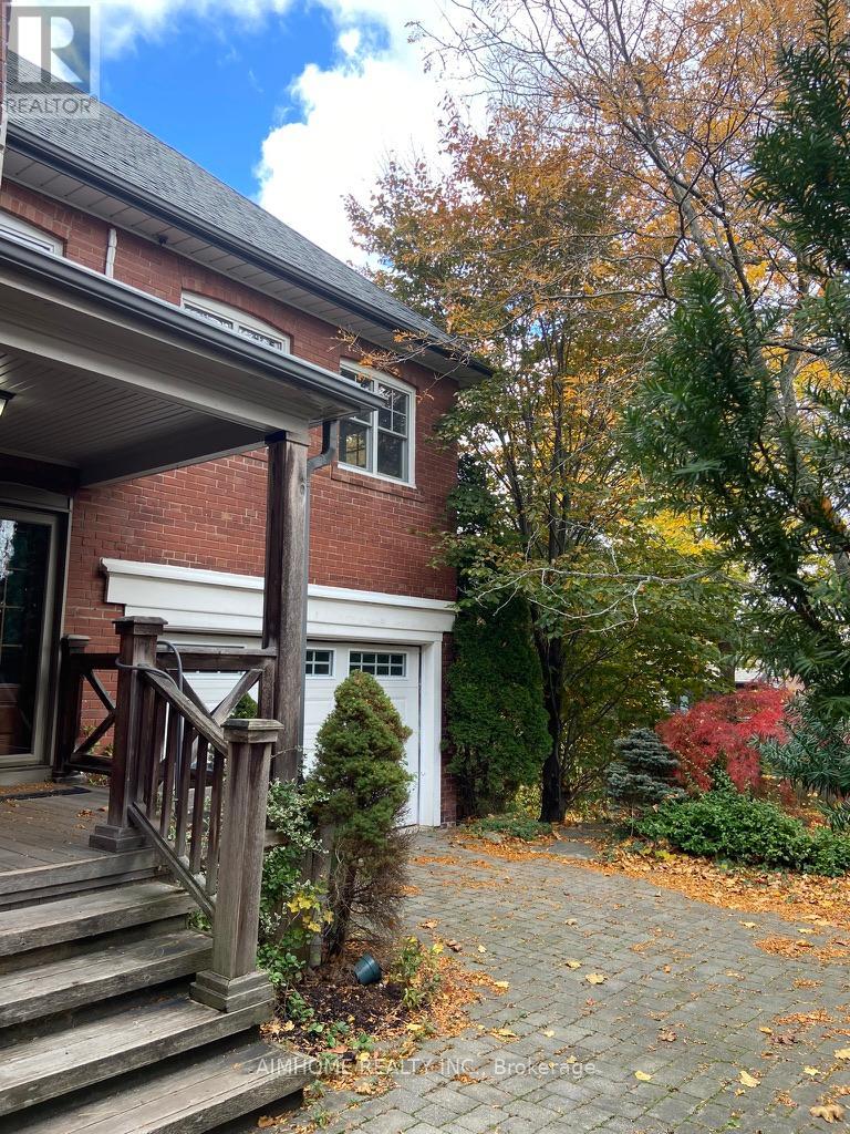 69 St Leonards Avenue, Toronto, Ontario  M4N 1K4 - Photo 3 - C12464769