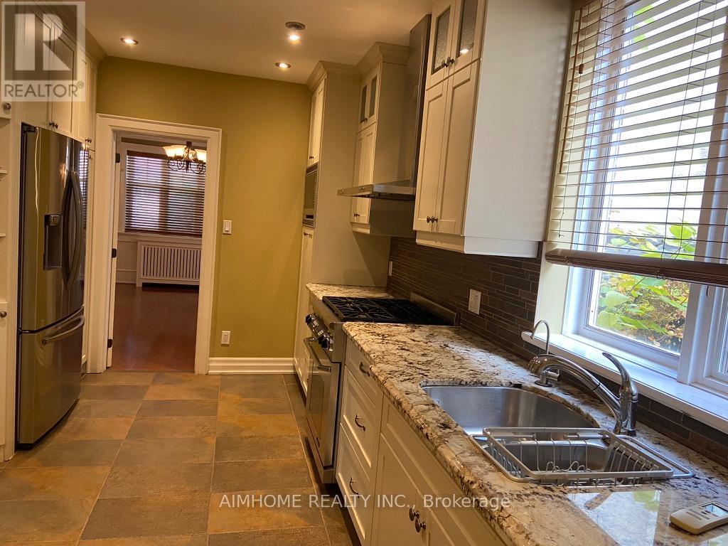 69 St Leonards Avenue, Toronto, Ontario  M4N 1K4 - Photo 9 - C12464769