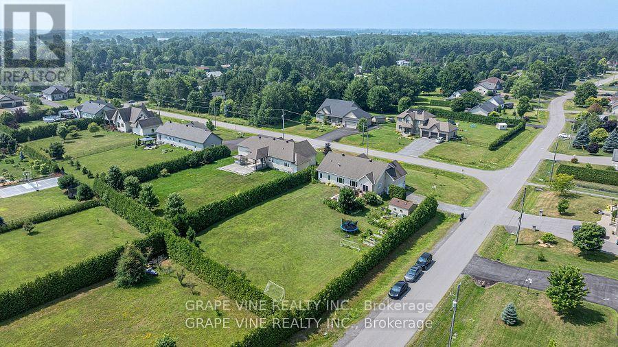 5607 Maklynne Way, Ottawa, Ontario  K0A 3H0 - Photo 34 - X12389686