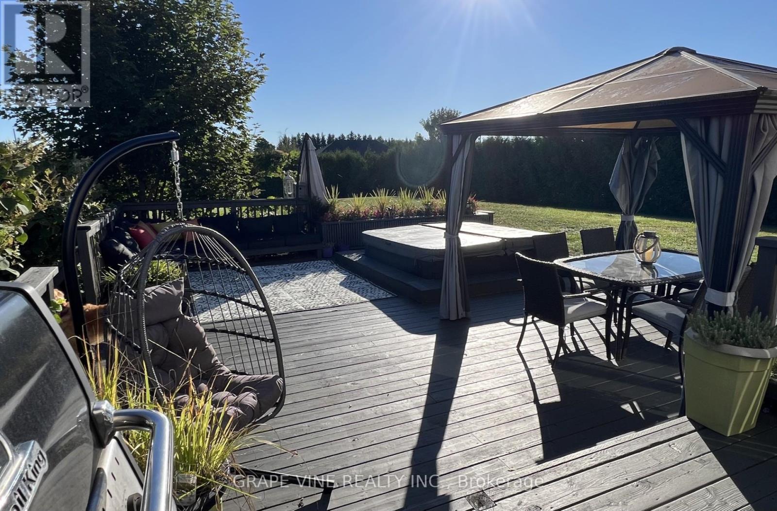 5607 Maklynne Way, Ottawa, Ontario  K0A 3H0 - Photo 5 - X12389686