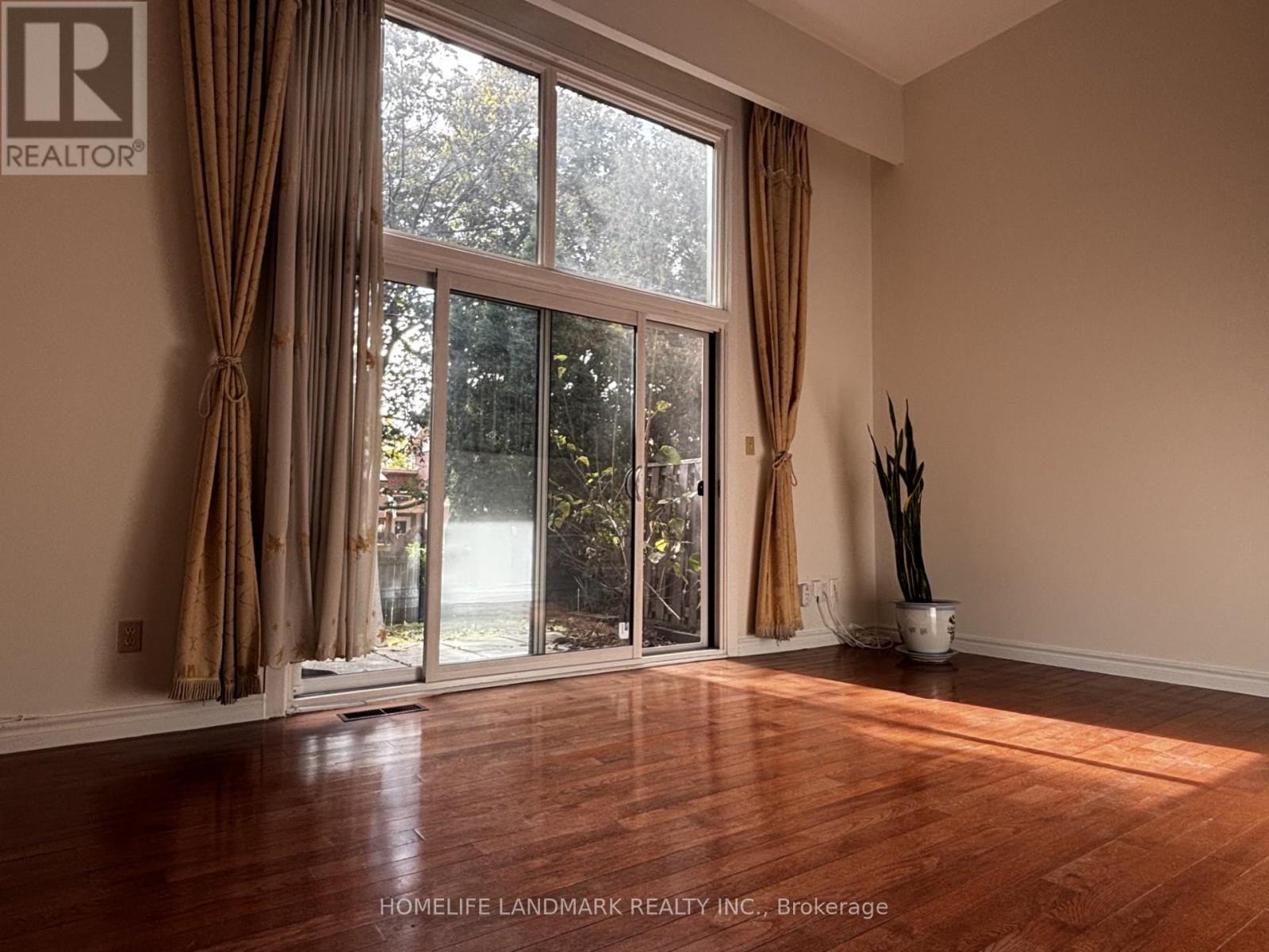254 SPRUCEWOOD COURT, Toronto, Ontario
