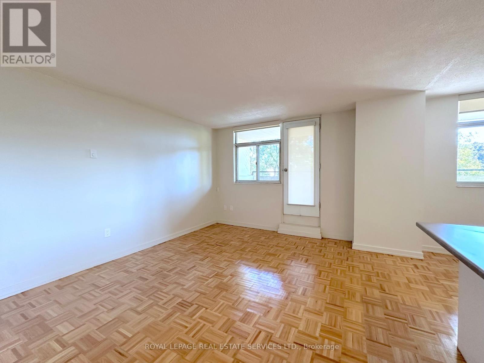 215 - 30 Denton Avenue, Toronto, Ontario  M1L 4P2 - Photo 3 - E12464759