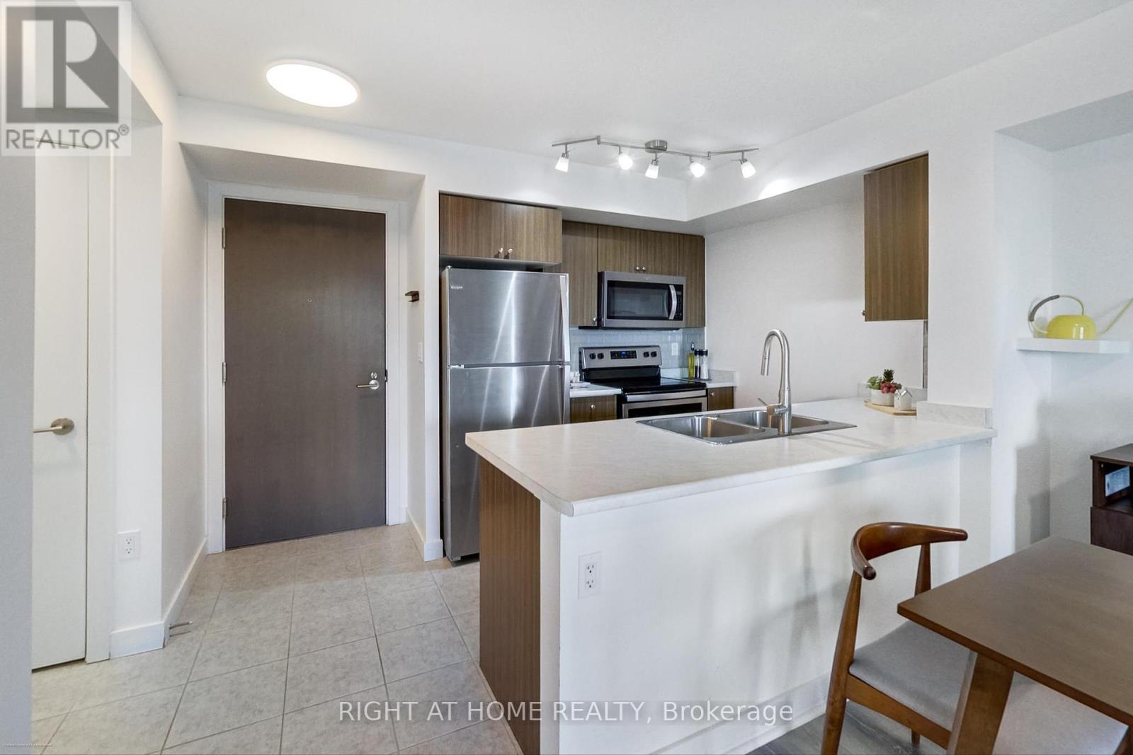 706 - 1346 Danforth Road, Toronto, Ontario  M1J 0A9 - Photo 2 - E12464761