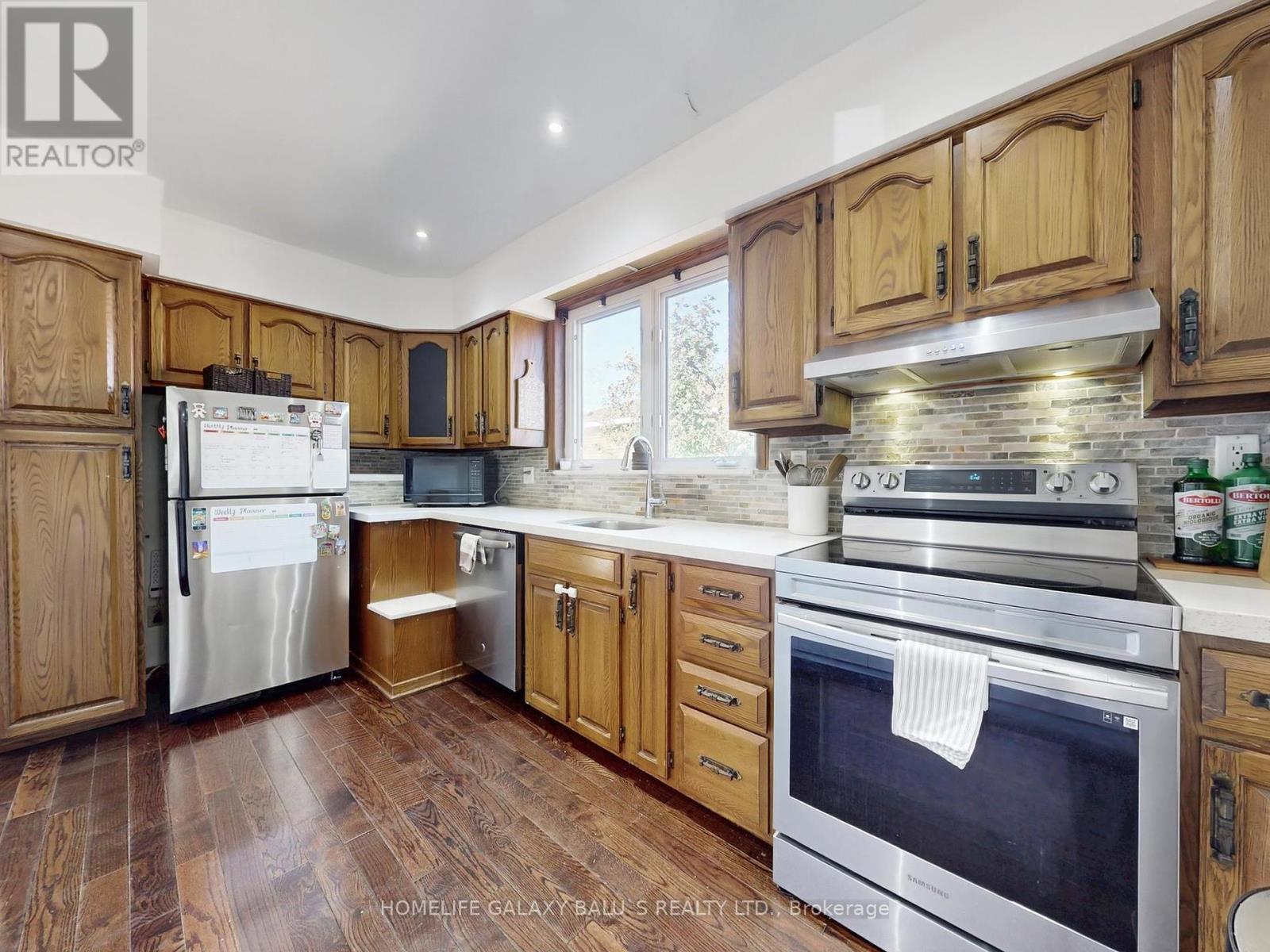28 Ronway Crescent, Toronto, Ontario  M1J 2S2 - Photo 12 - E12464768