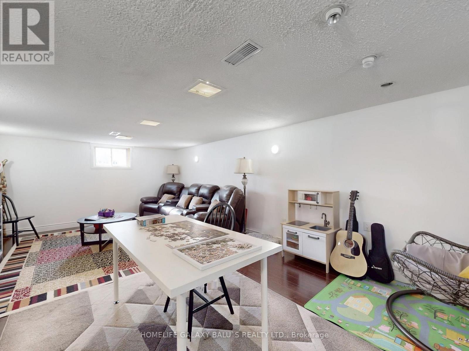 28 Ronway Crescent, Toronto, Ontario  M1J 2S2 - Photo 35 - E12464768