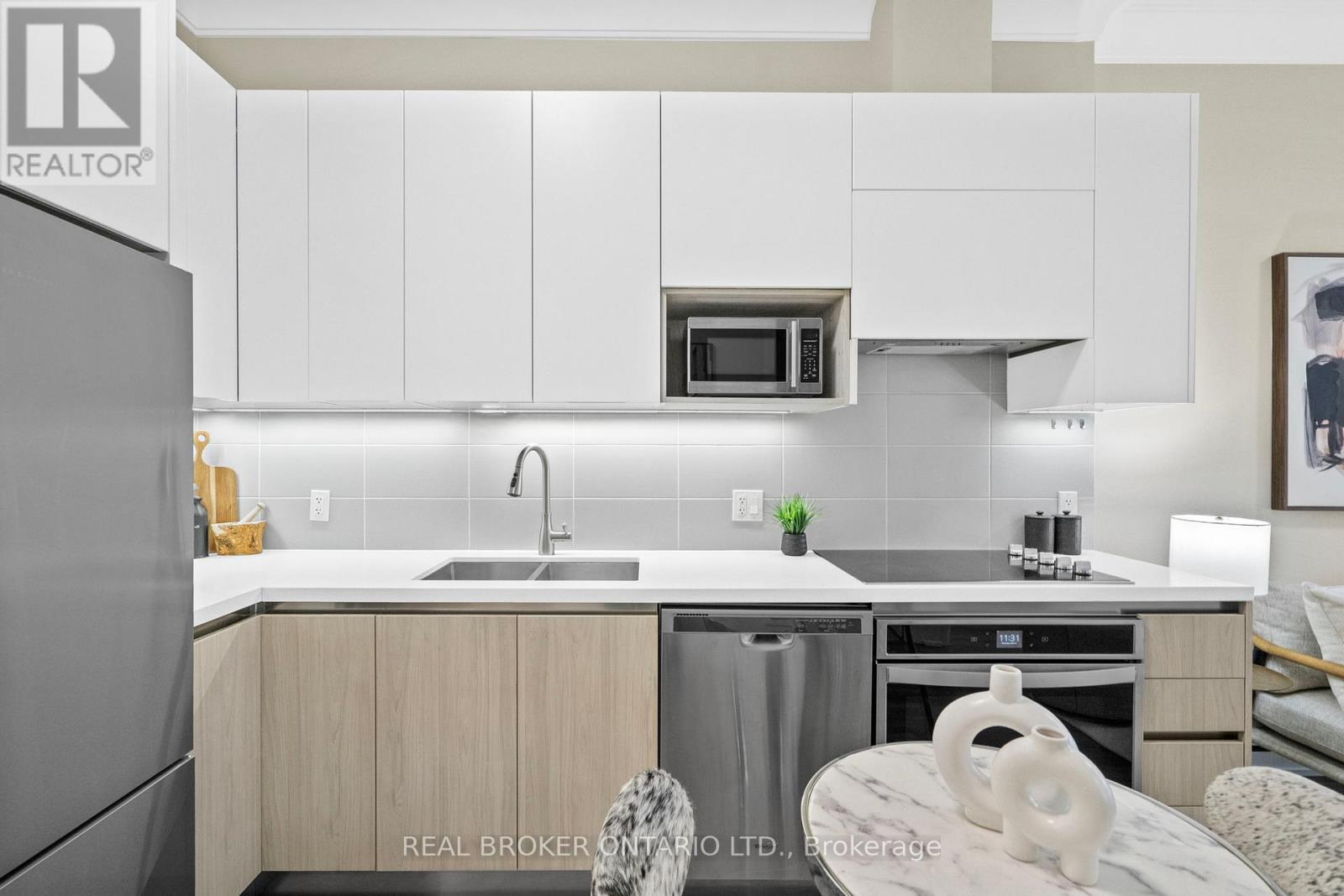 110 - 15 Water Walk Drive, Markham, Ontario  L6G 0G2 - Photo 6 - N12464756