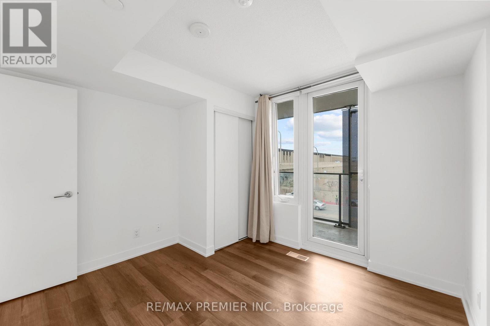 102 - 38 Monte Kwinter Court, Toronto, Ontario  M3H 0E2 - Photo 8 - C12404240